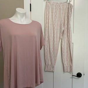 SOMA Womens 2 pc pajama set Light Pink & floral